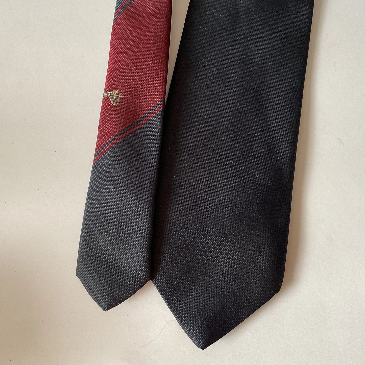 Vintage airplane theme preloved necktie - tie, office wear, aviation, gift, vintage menswear