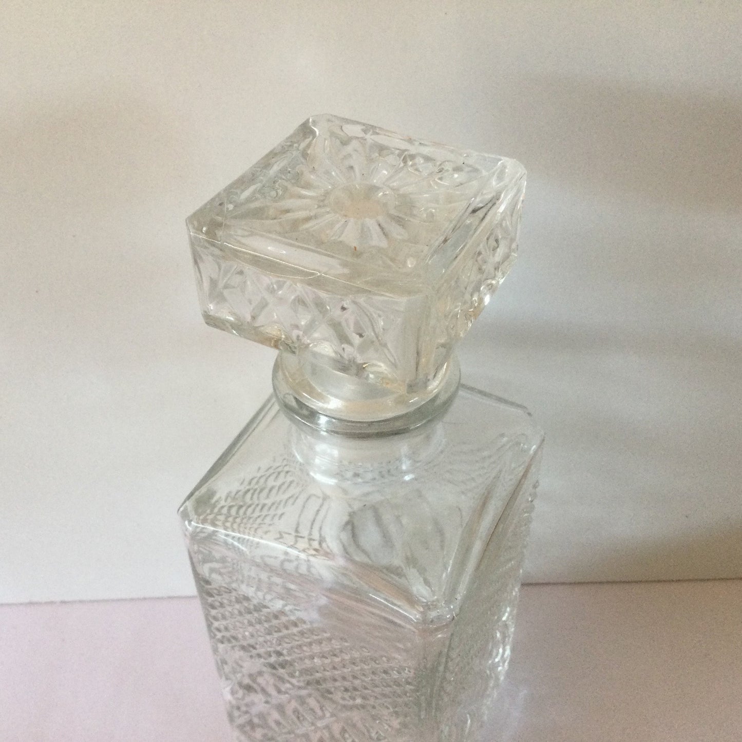 Large cut glass decanter with stopper - clear glass, square shaped lid, bar, whisky, sherry even for bubble bath