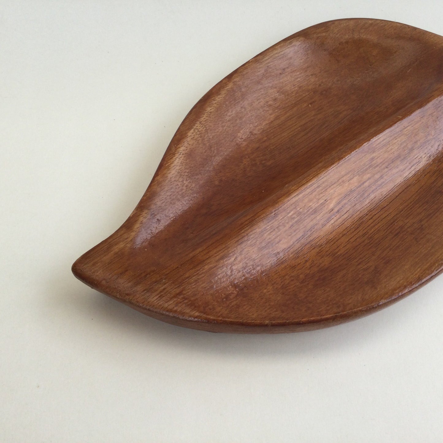 Small wooden leaf shaped dish - carved small dish - tropical theme, parties, entertaining, tiki, trinket dish, ring holder, nut bowl