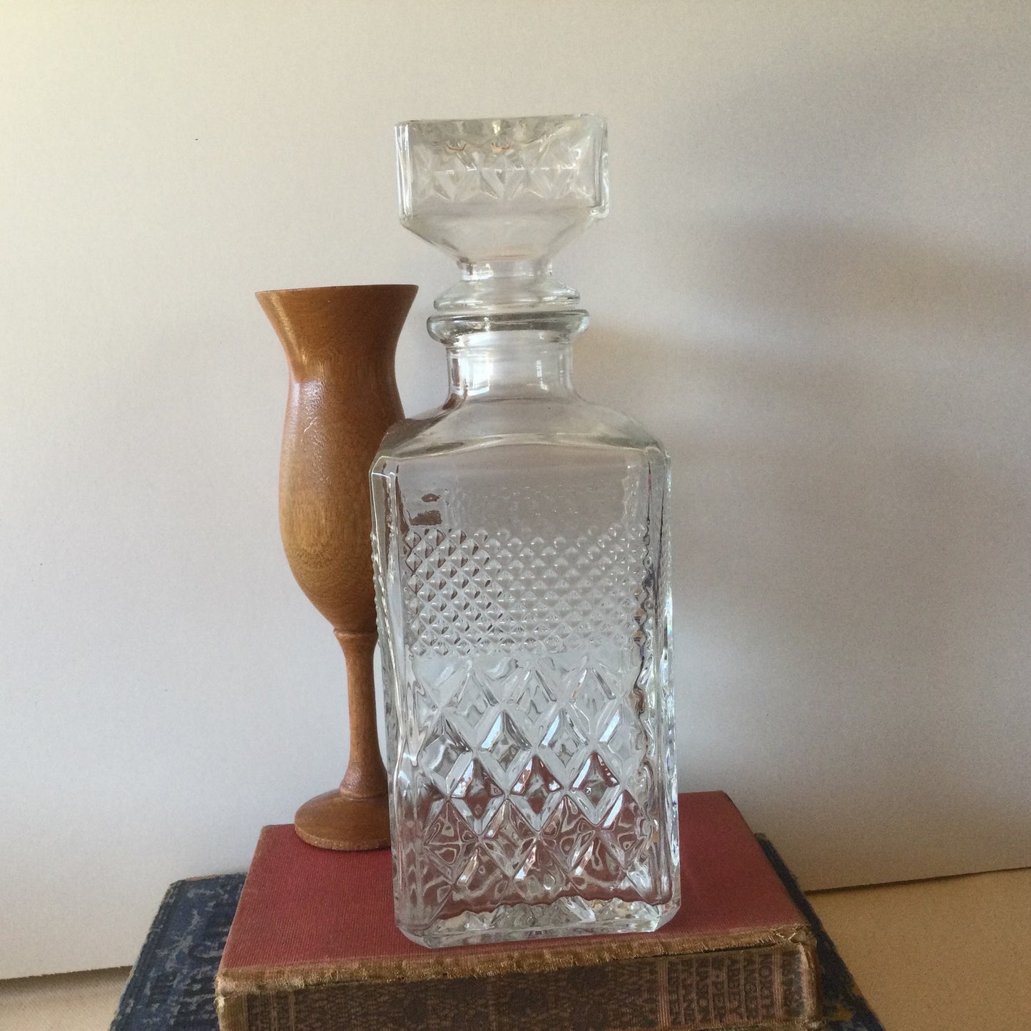 Large cut glass decanter with stopper - clear glass, square shaped lid, bar, whisky, sherry even for bubble bath